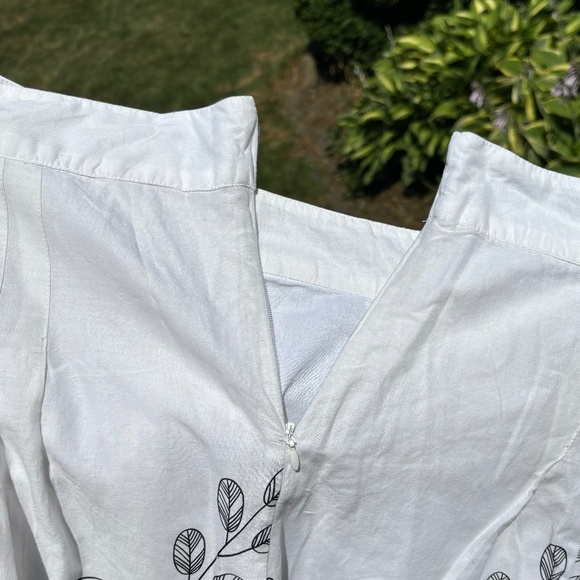 Vintage GH Bass & Co White and Black Floral Print Skirt - pristine cond - Size 6 - Picture 8 of 8